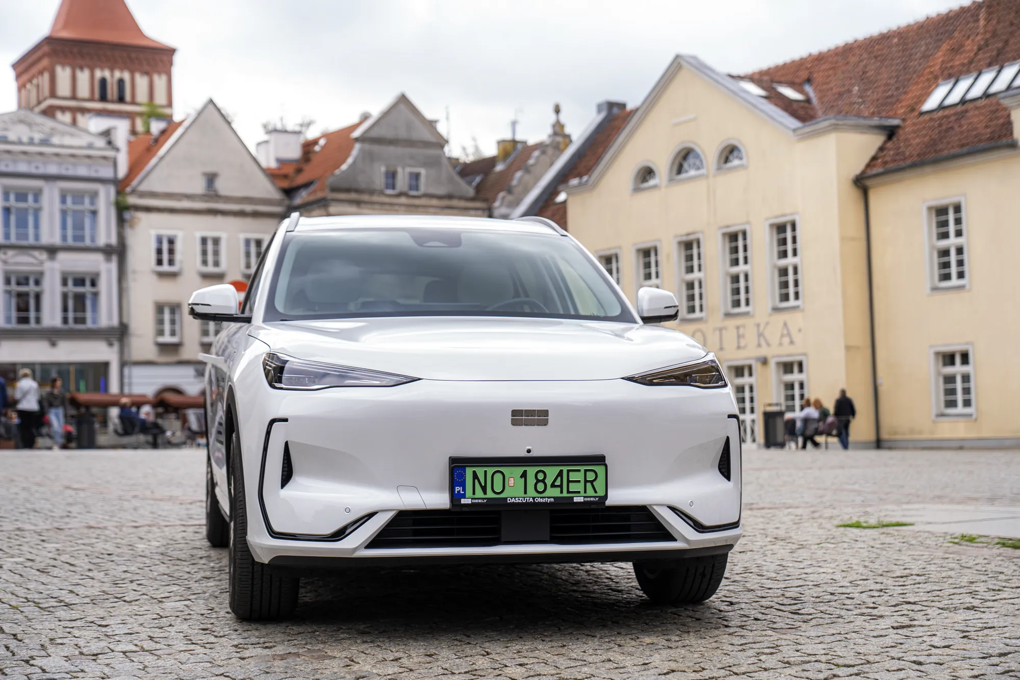 Geely E5 na Starym Rynku w Olsztynie