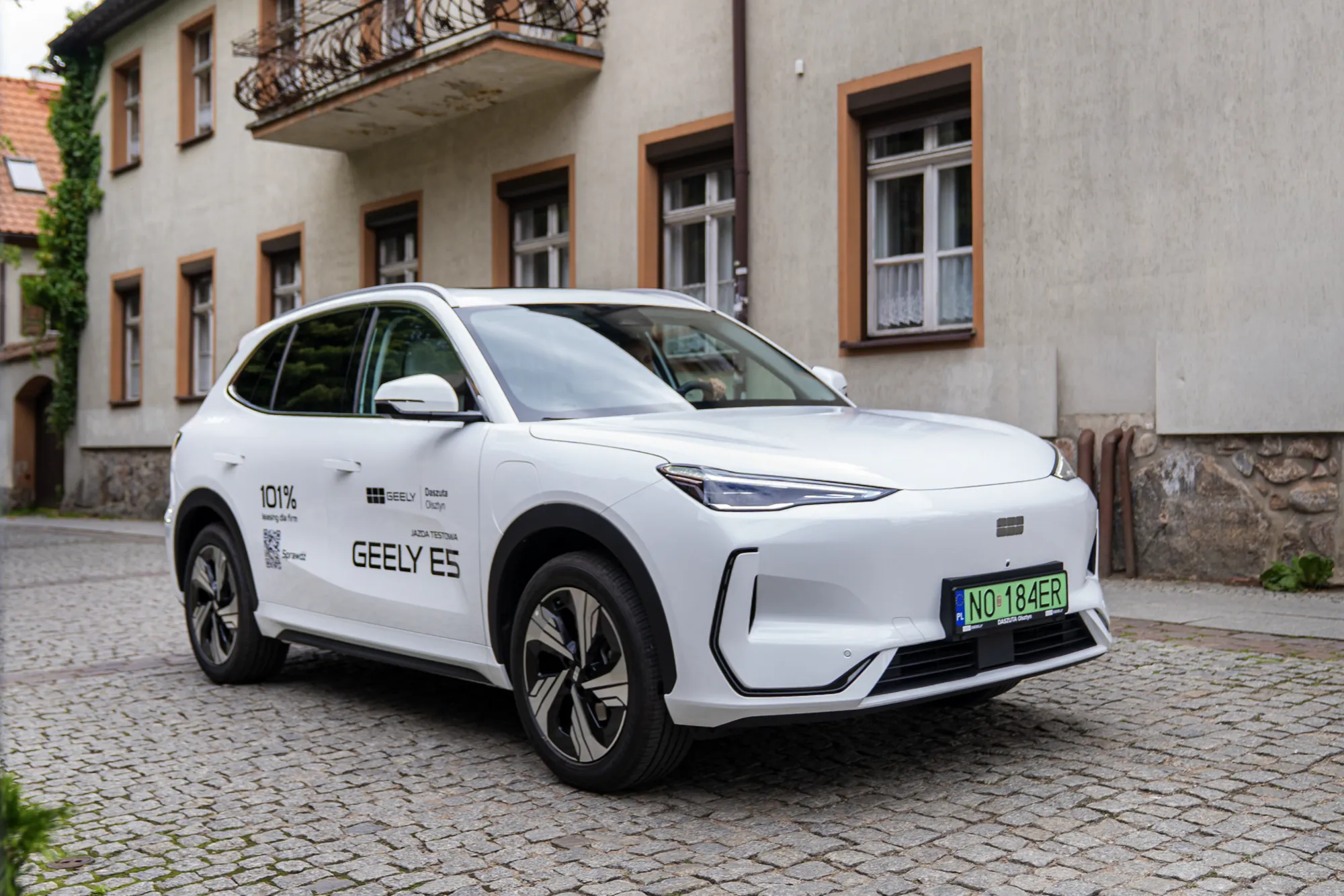Geely E5 — elektryczny SUV, ujęcie z przodu